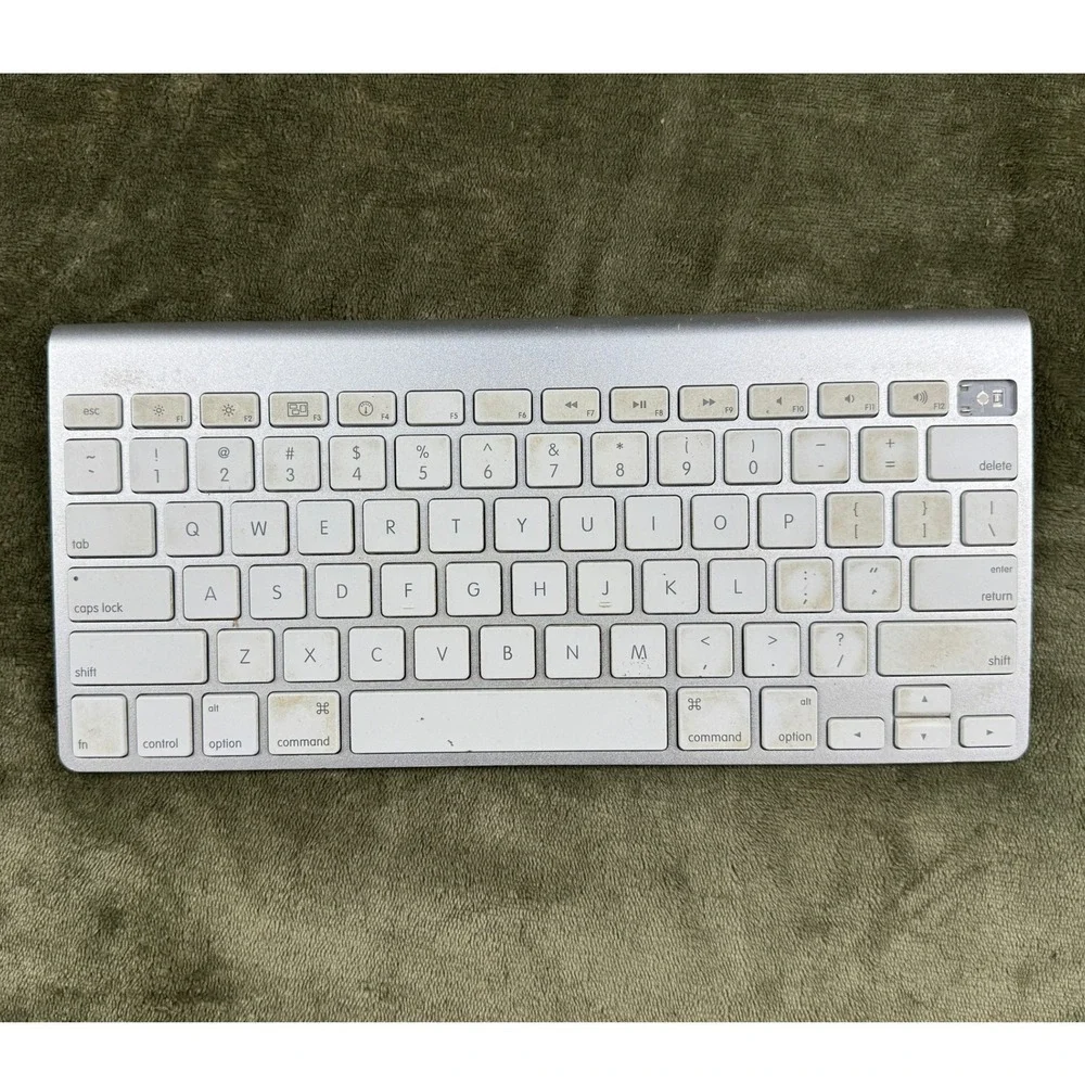 Apple Wireless Keyboard A1314 Silver Aluminum Bluetooth‎ MC184LL/B Mac iPad